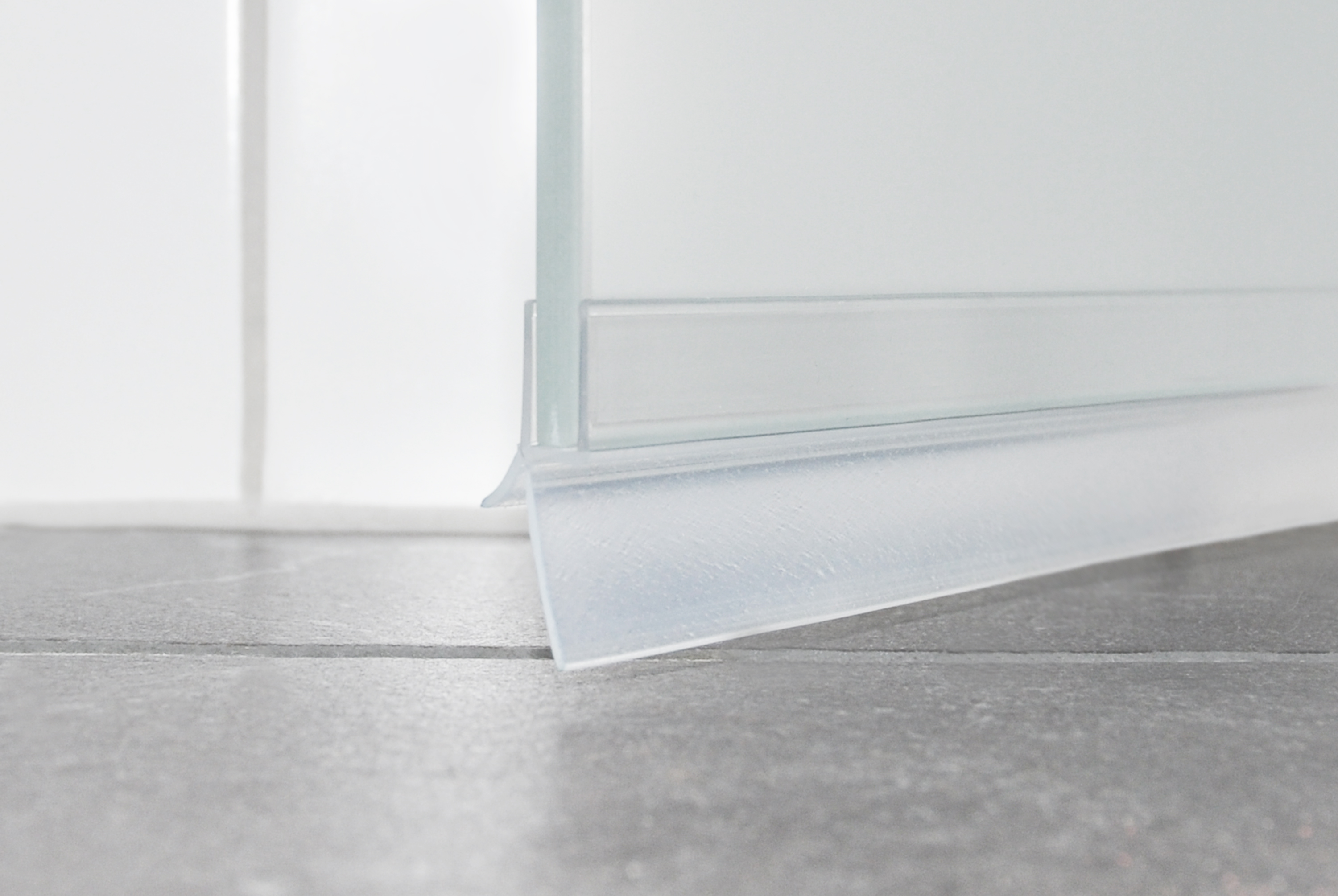 Vakiomallinen tiivistelista, 20 mm.
