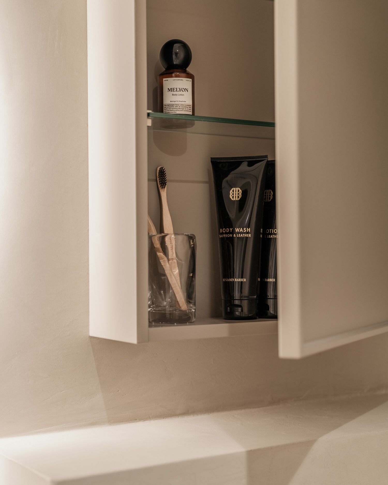 Carina Bergin Kylpyhuonekaappi