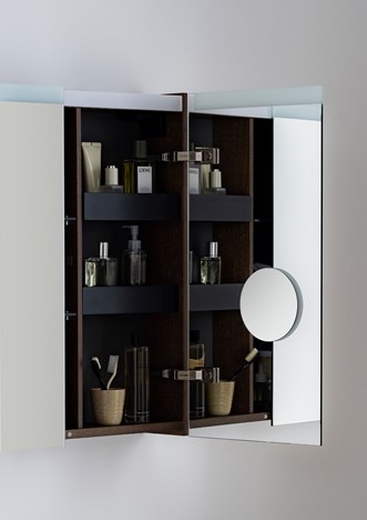 badrum och spegelskåp