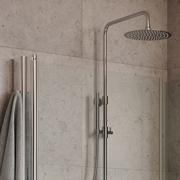 Linc-sarjan nostosarana mahdollistaa ovien taittamisen seinää vasten suihkussa käytyäsi.