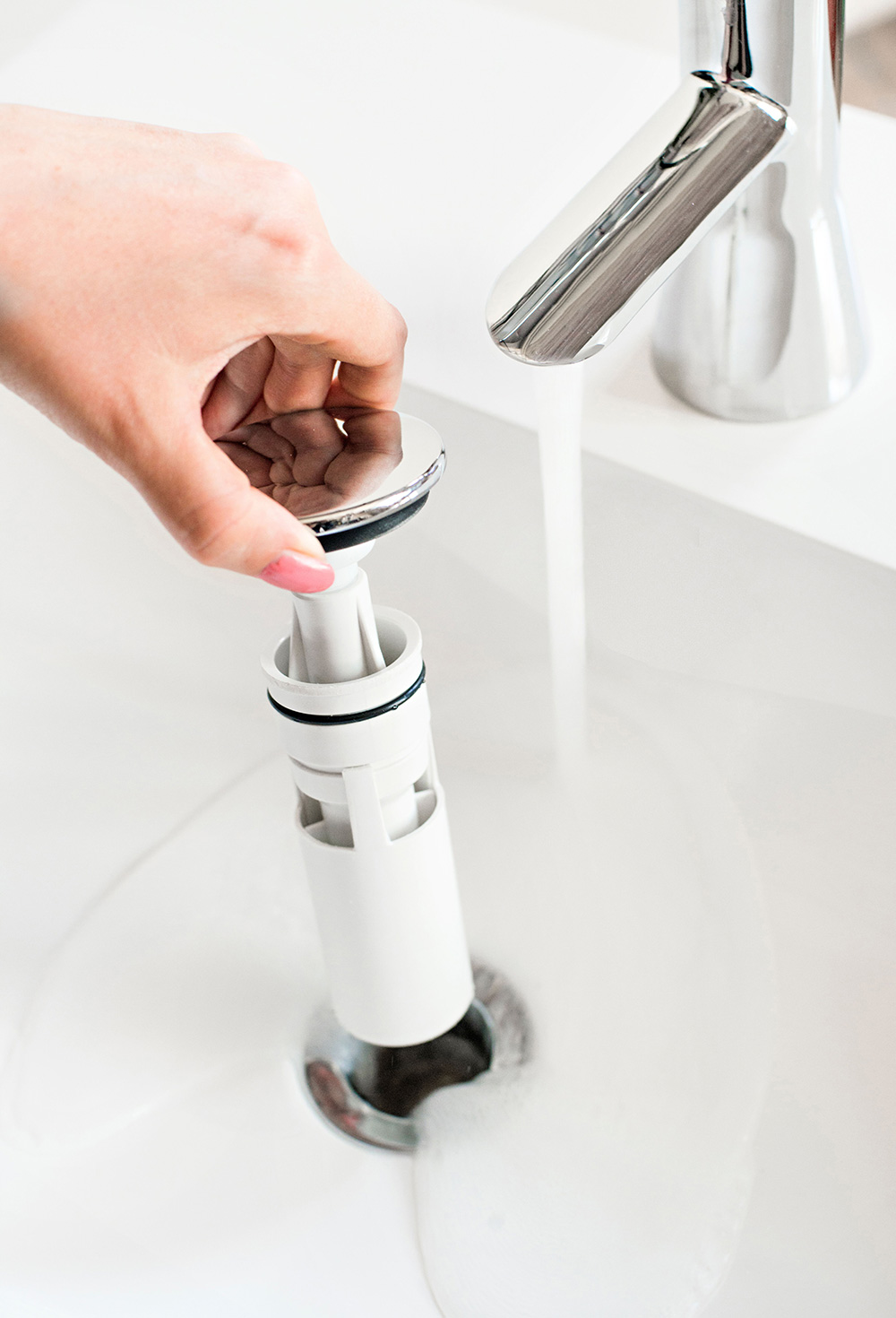 Vesilukko Easy-Clean. Nosta vain ylös, huuhtele ja laita takaisin.
