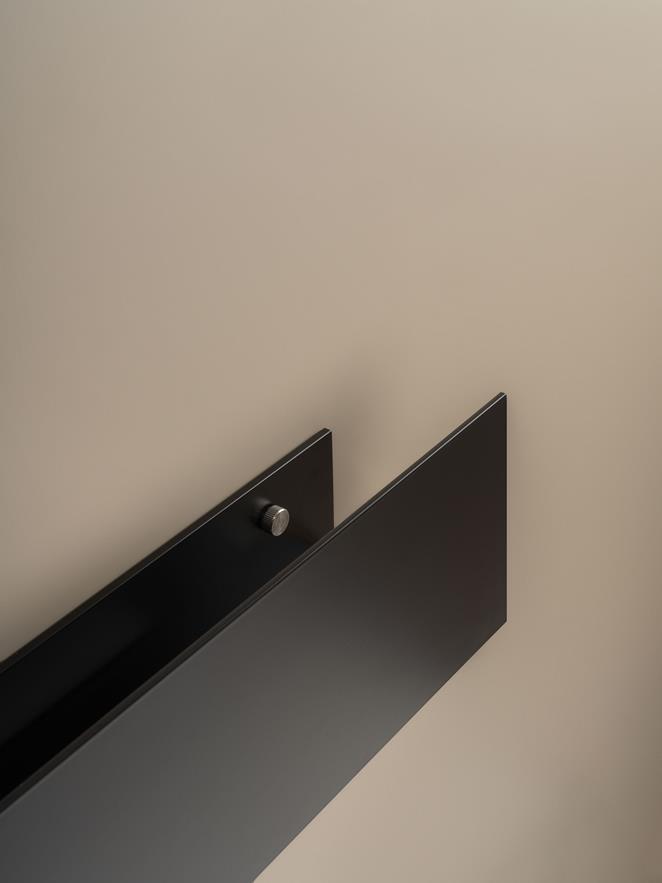 Suihkutilan säilytysratkaisu Box Matte Black.