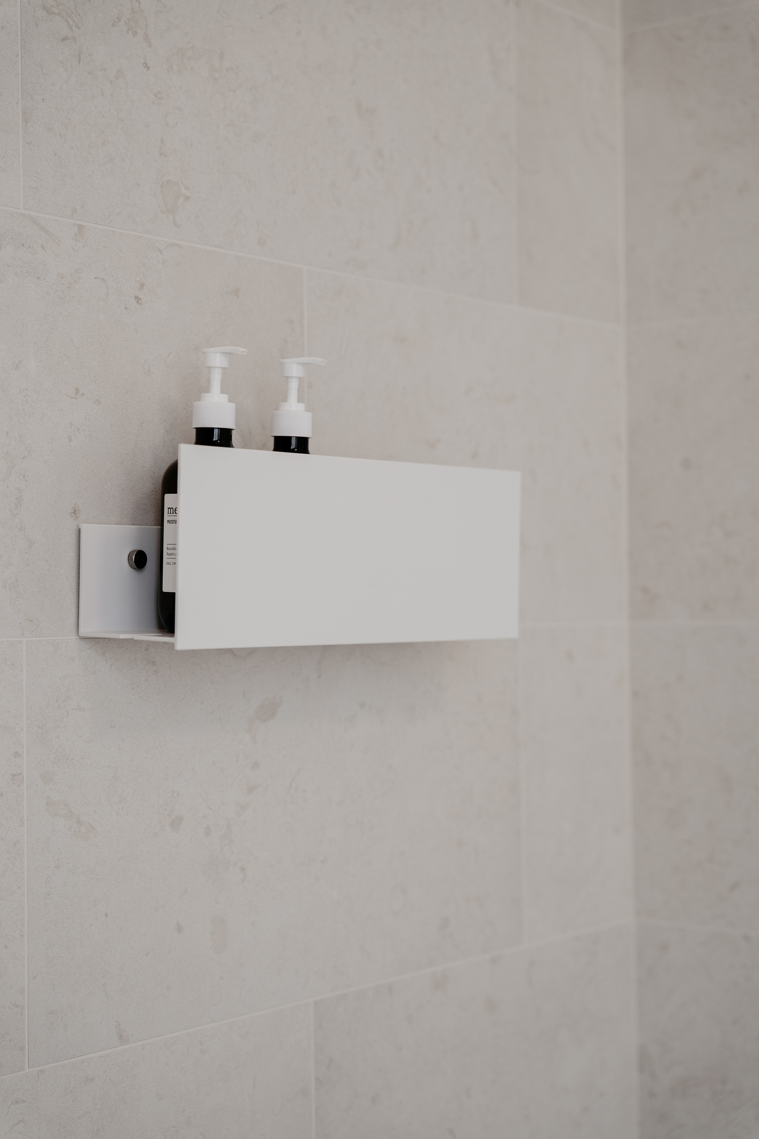 Suihkutilan säilytysratkaisu BOX, Matte White.
