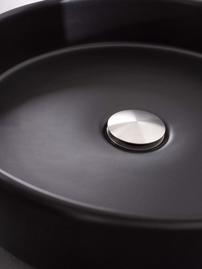 Pesuallas SOAK, Matte Black ja STEEL UNIVERSAL POP-UP.
