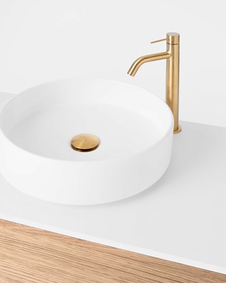 Pesuallashana Steel Voyage, Brushed Brass.