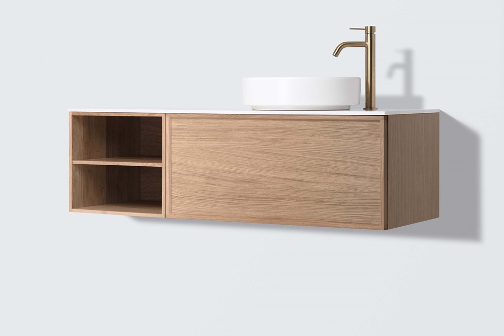 AIR Wood 120 C, Natural Oak ja Brushed Brass.