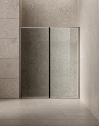 Edge 4 Stone -viimeistelyssä, yhdistettynä Alvaret Clay 60x120 -laattaan.