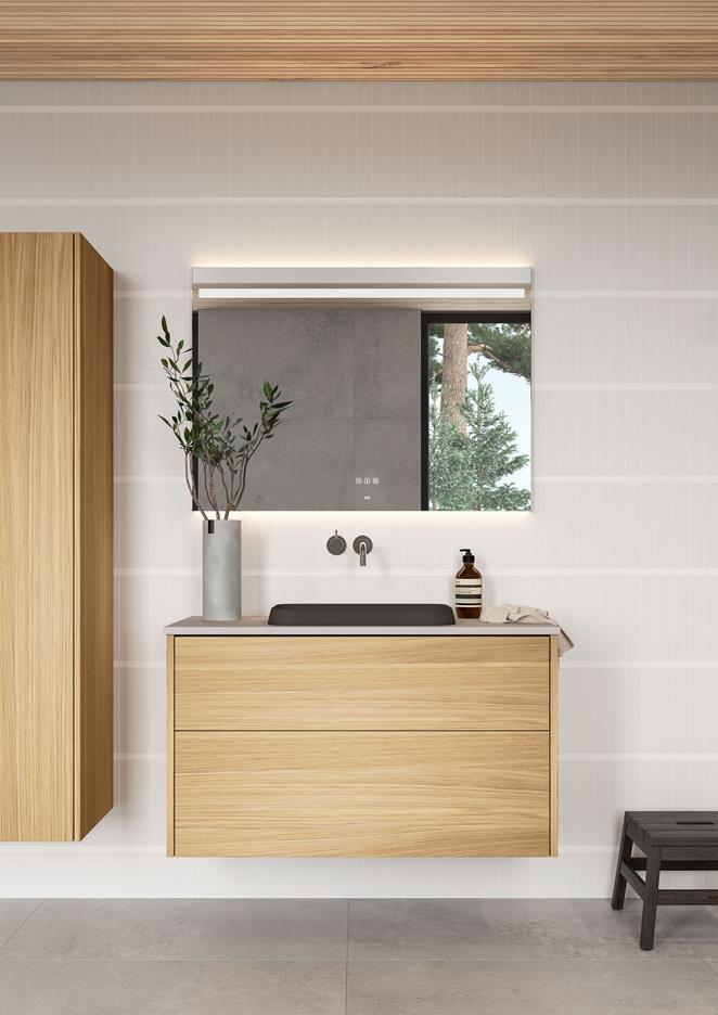 Grand Solid 100 i Natural Oak,  Level altaalla ja Raw Concrete pöytätasolla. Peili Touch 100.